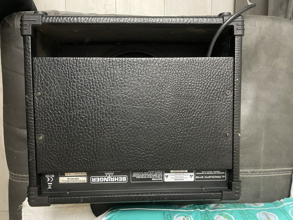 Комбик Басовый 15 вт Behringer