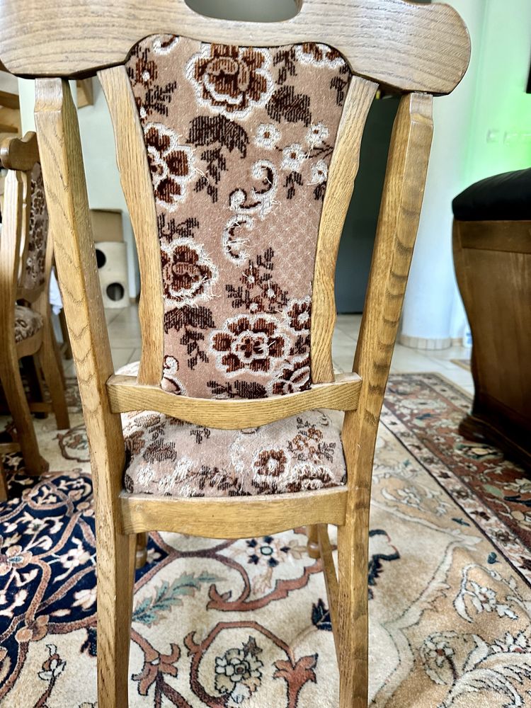 12 sztuk tapicerowanych krzeseł