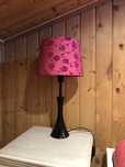 Candeeiro de mesa cor de rosa