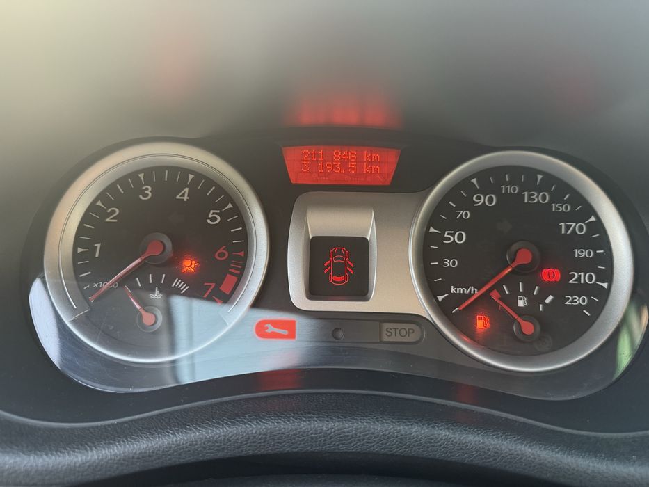 Renault Clio III 1.2 · 2010 · Gasolina · 211.848 km