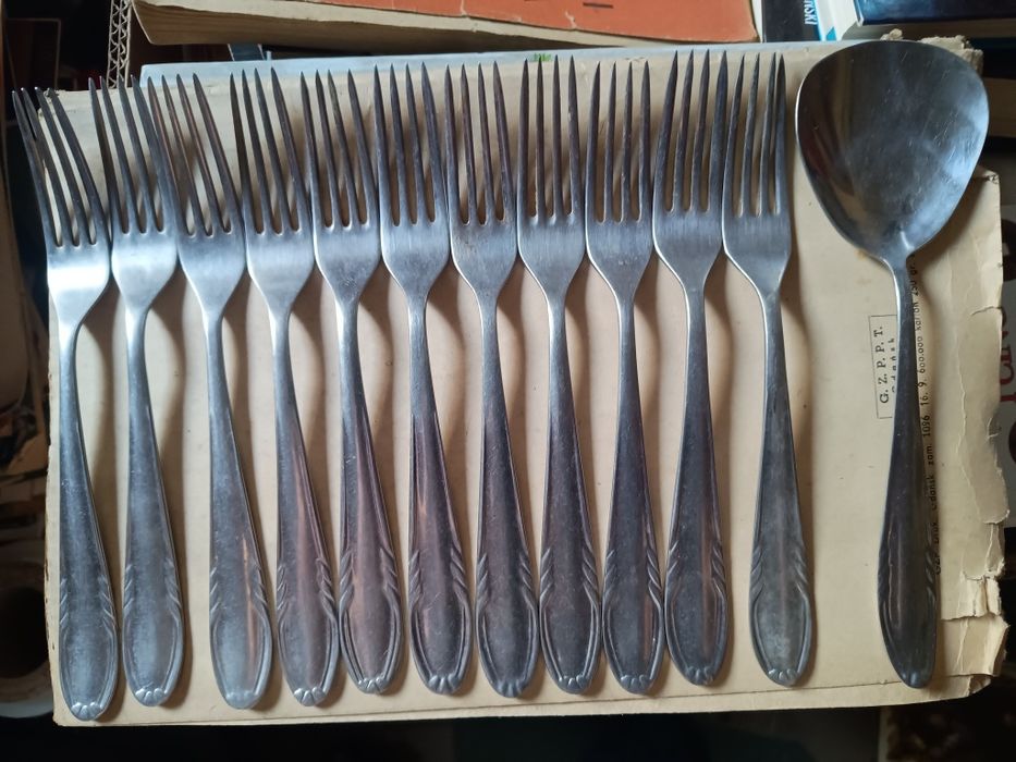 PRL. Sztućce Gerlach zestaw 12 sztuk, wzór Kłos.