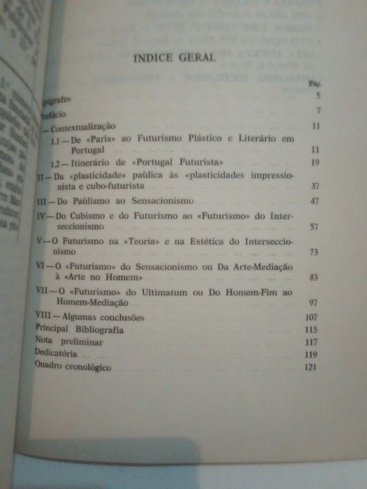 Livro "A Arte Visual Futurista em Fernando Pessoa", de F. Alvarenga