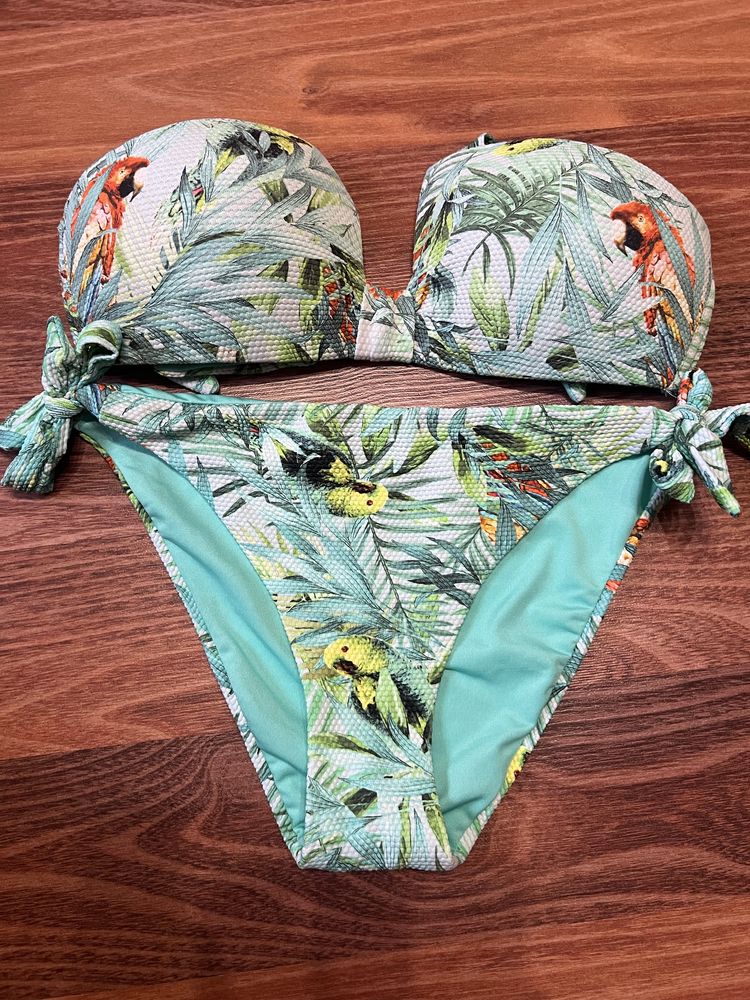 Calzedonia River Island купальники розмір М-L.