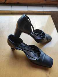 Женские модельные туфли черные фирма Gabor 38 , размер