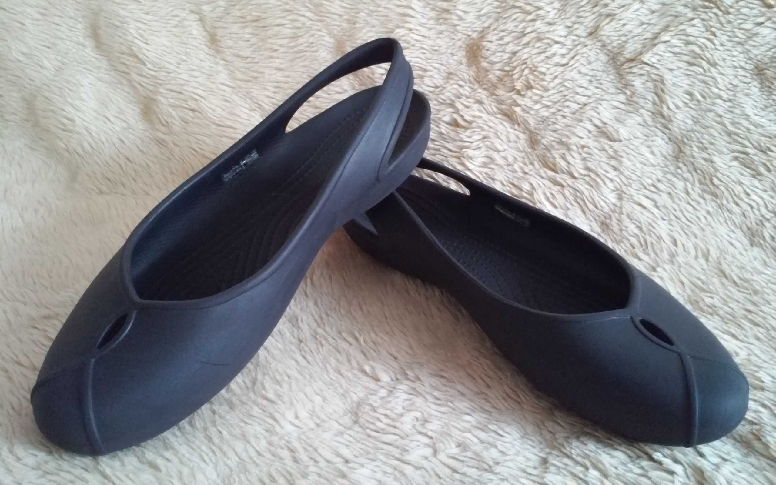 Baleriny Crocs W 10 wkładka 27,5 cm. kolor czarny