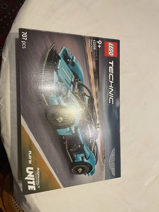 Lego technic aston martin Valkyrie