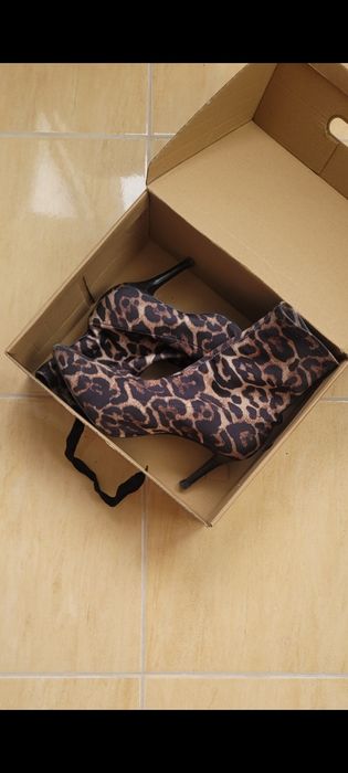 Ботинки панчохи лео 38р в гарному стані