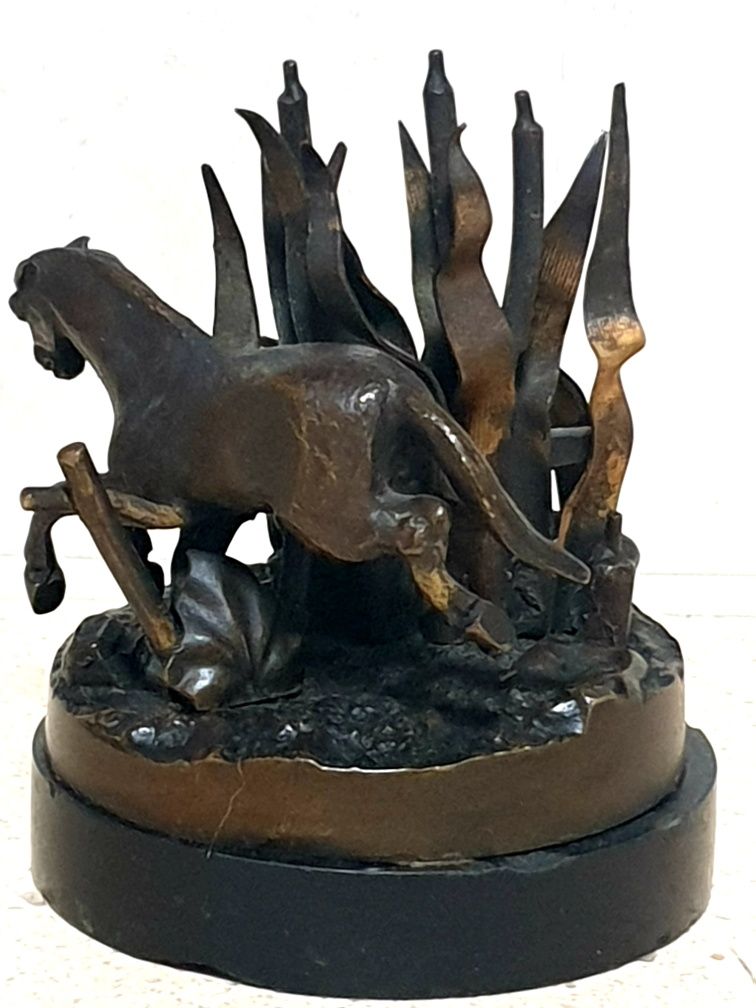 Antiga escultura em bronze - cavalo de guerra - suporte de fosforeira