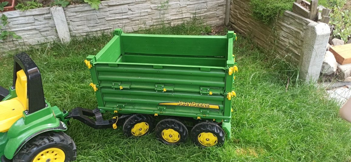 sprzedam komplet na licencji John Deere