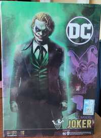 Prestiżowa figurka DC Joker 20 cm