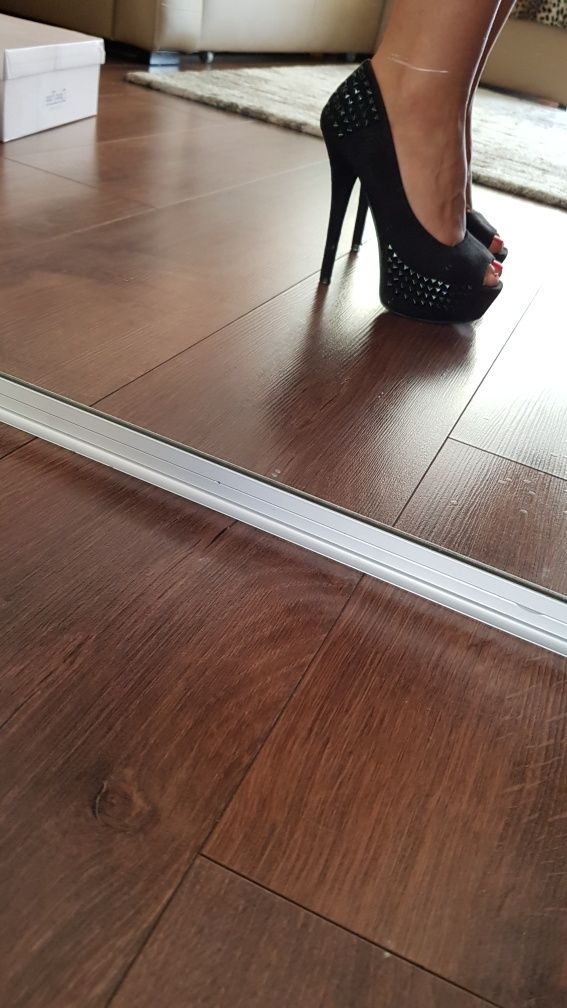 Buty na szpilce, sandałki, pantofle