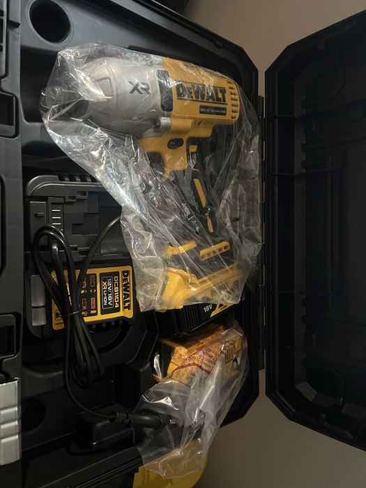 Гайковерт Dewalt dcf900P2T