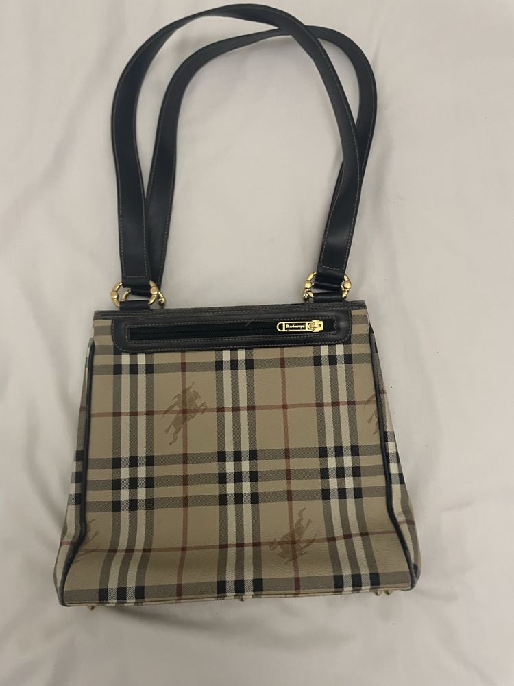 Mala burberry de senhora usada original