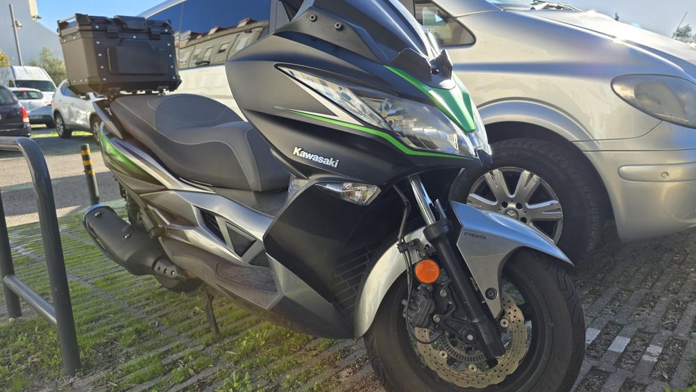 Kavazaki j 300 bom estado