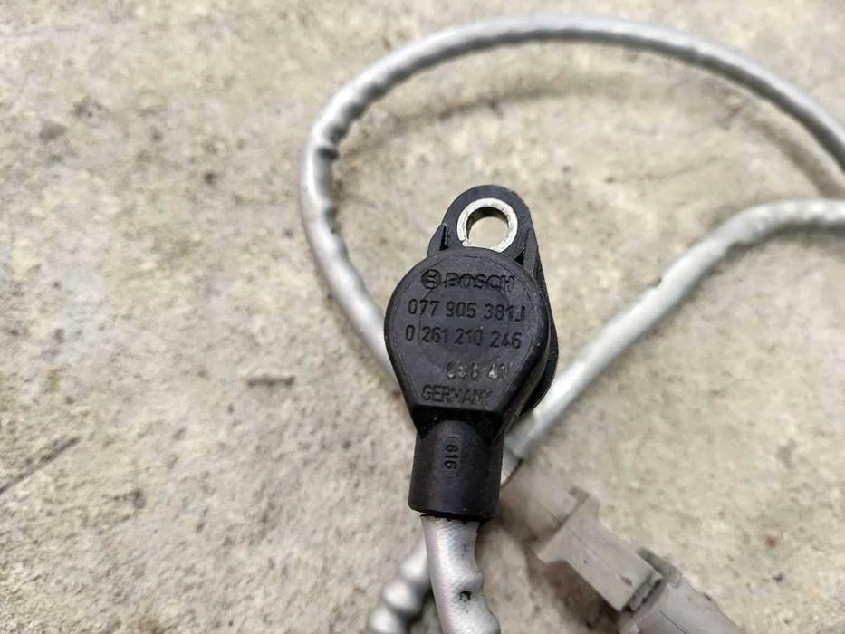 AUDI A8 D3 3,7  , 4,2  czujnik położenia wału .