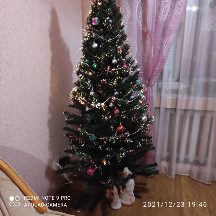 Ёлка искусственная