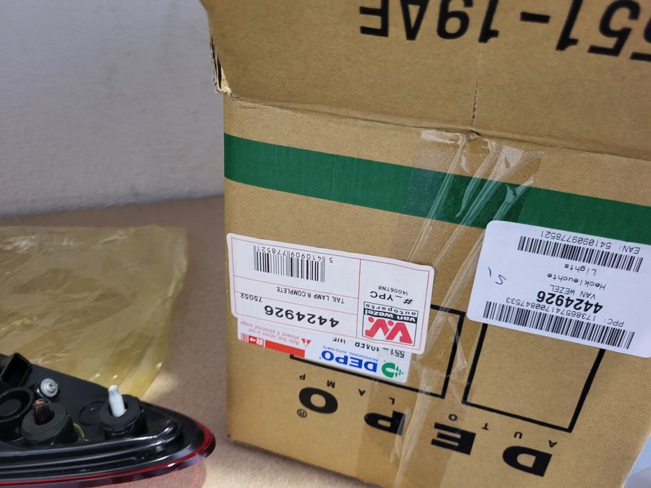 Farolim direito ilharga Renault Kadjar novo