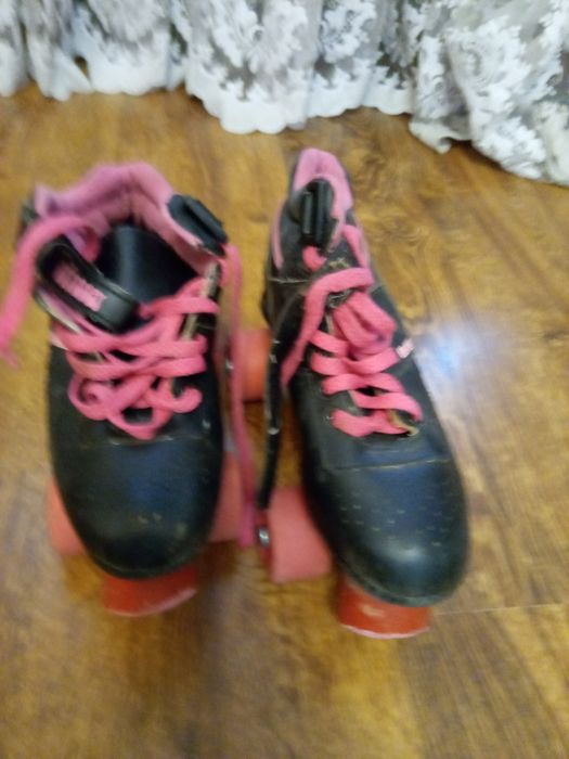 Ролики дитячi,довжина устілки 22 см,додаю наколінники