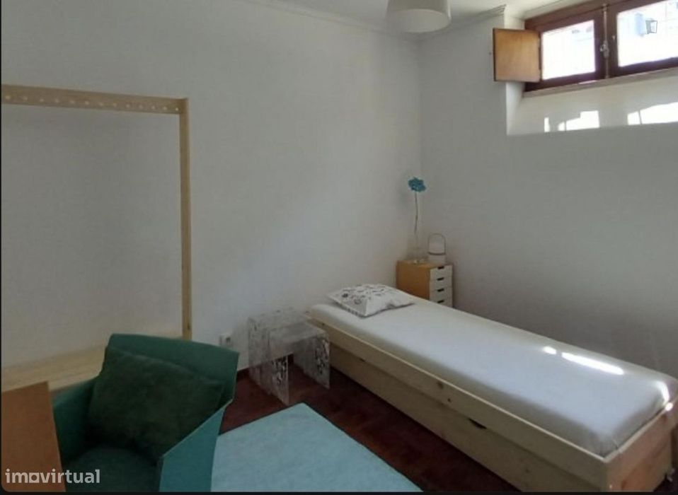 740642 - Quarto perto da praia e jardim, junto...