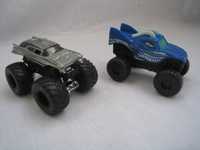 2 carros em miniatura (rodas grandes)