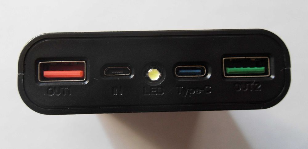 Power Bank на честных 11000 mAh!