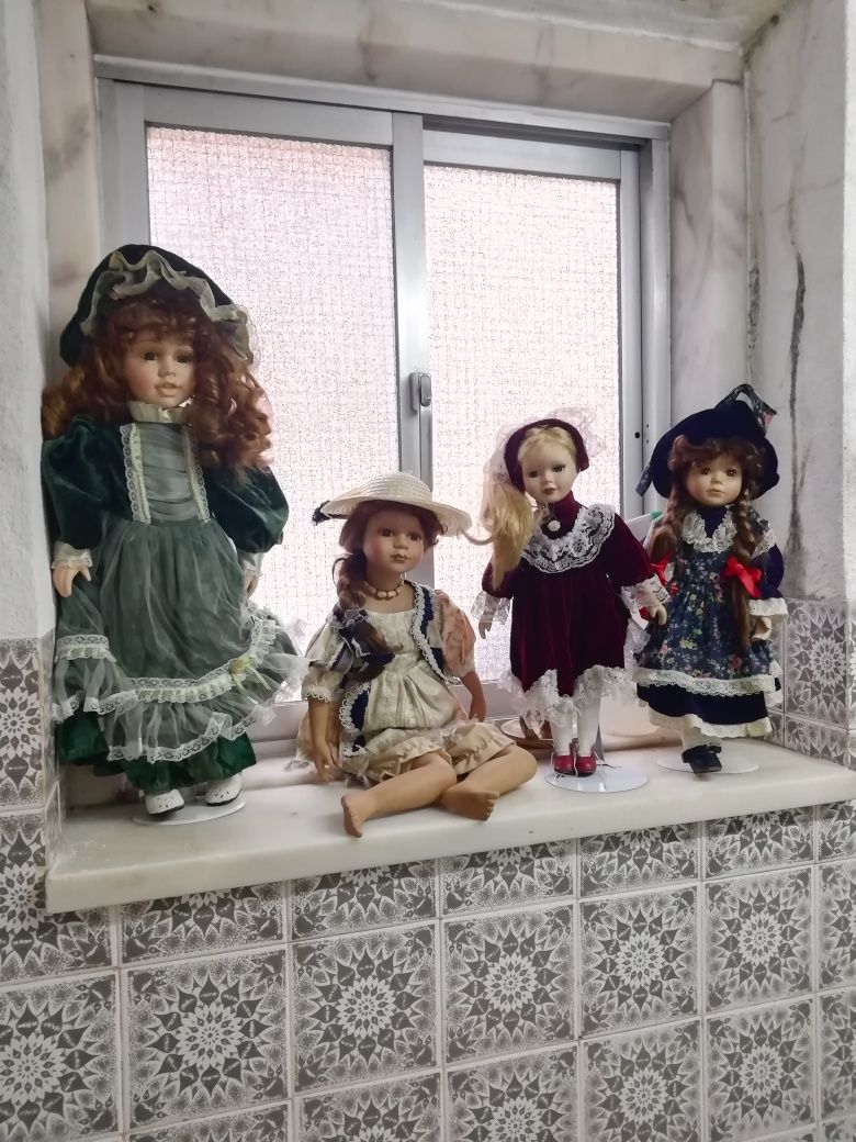 Bonequinhas em porcelana