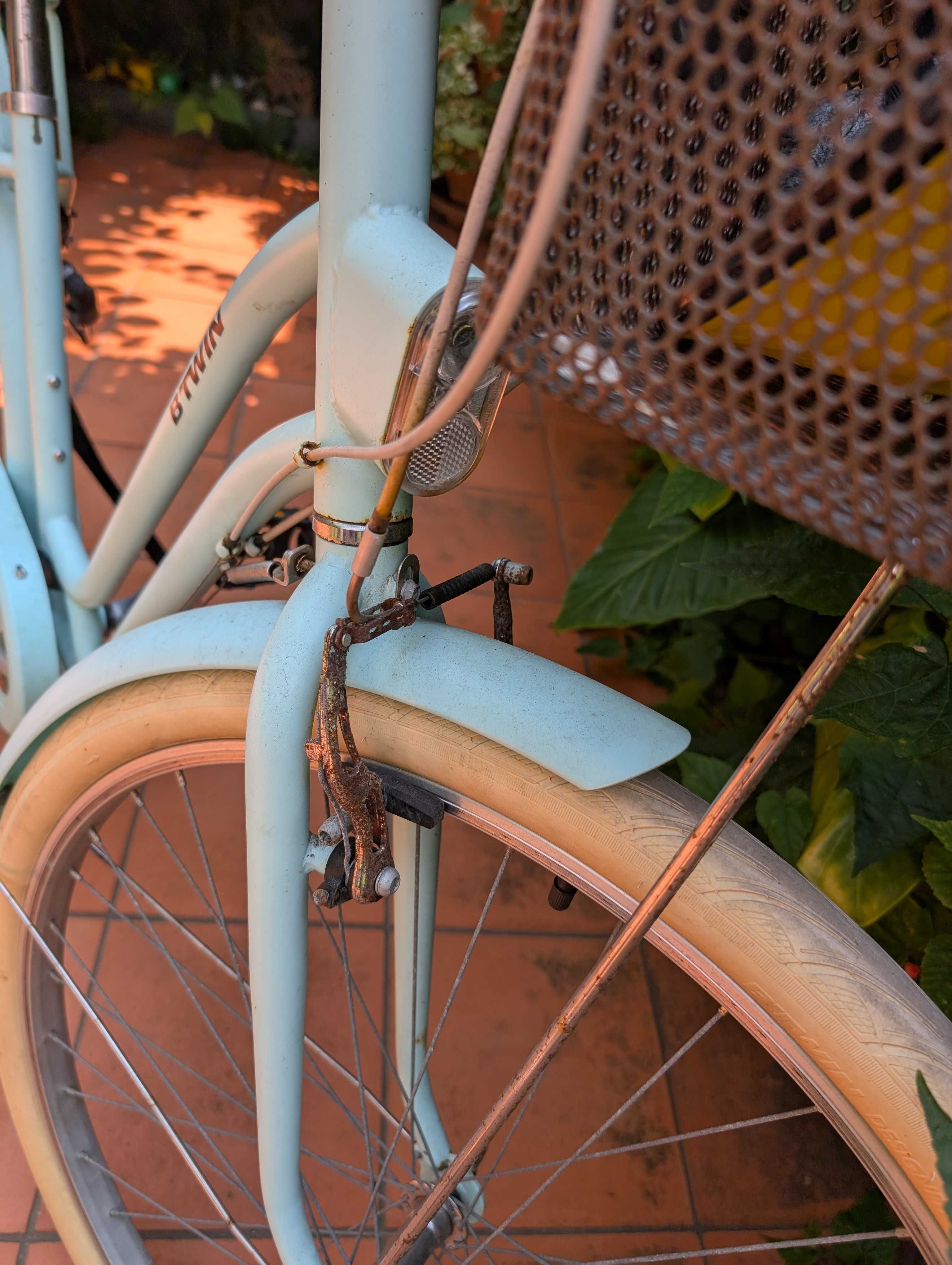 Bicicleta Decathlon de cidade, modelo clássico.