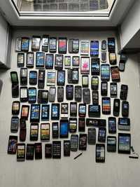 Kolekcja atrap telefonów