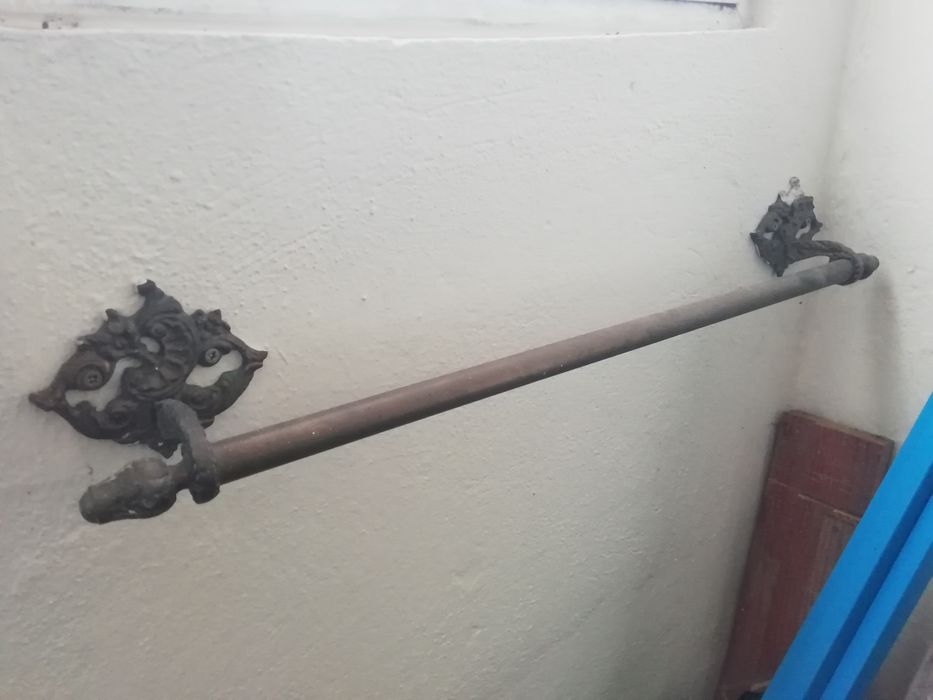 Porta toalhas antigo