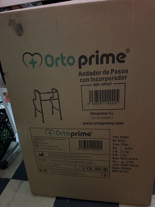 Andarilho para adultos com incorpotador
