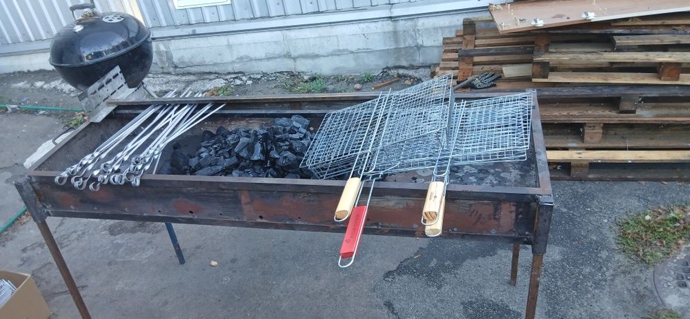 Оренда  мангалу 1,5м +20 шампурів, 4 решітки.