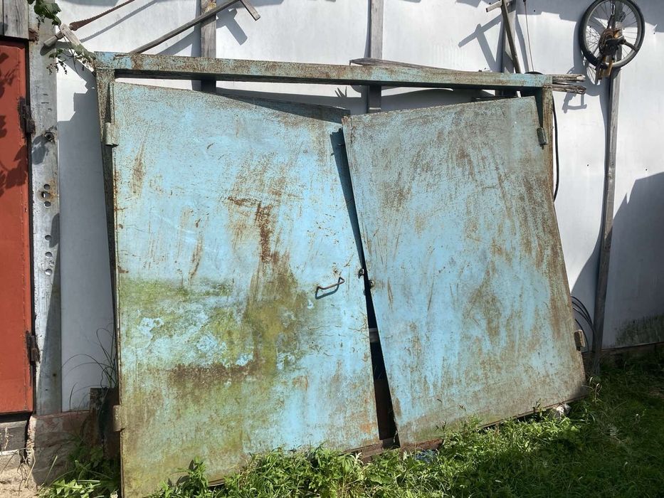 Ворота гаражні нові