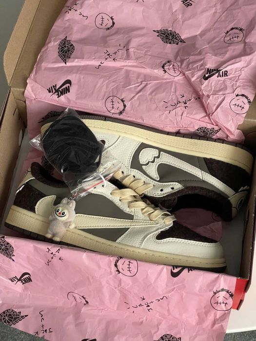 Sneakersy Nike air jordan x travis scott x labubu