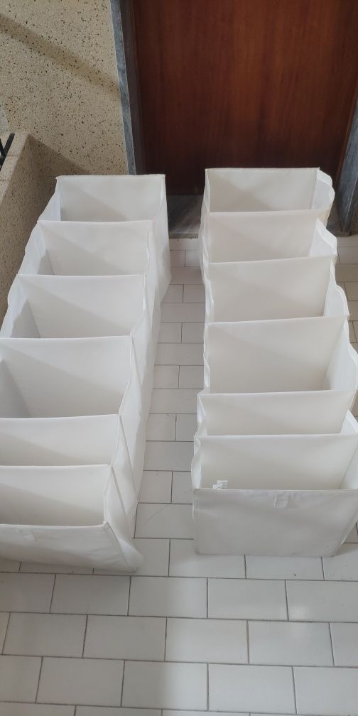 Sapateira / divisória para roupeiro skubb