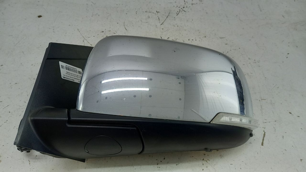 Зеркало левое Chevrolet Chrysler Voyager 2008-2010гг 05113353AC