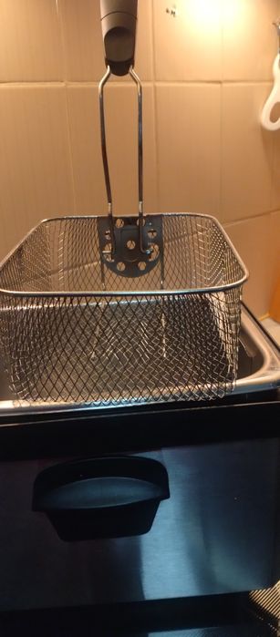 Fritadeira elétrica marca Philips com capacidade para 3 L