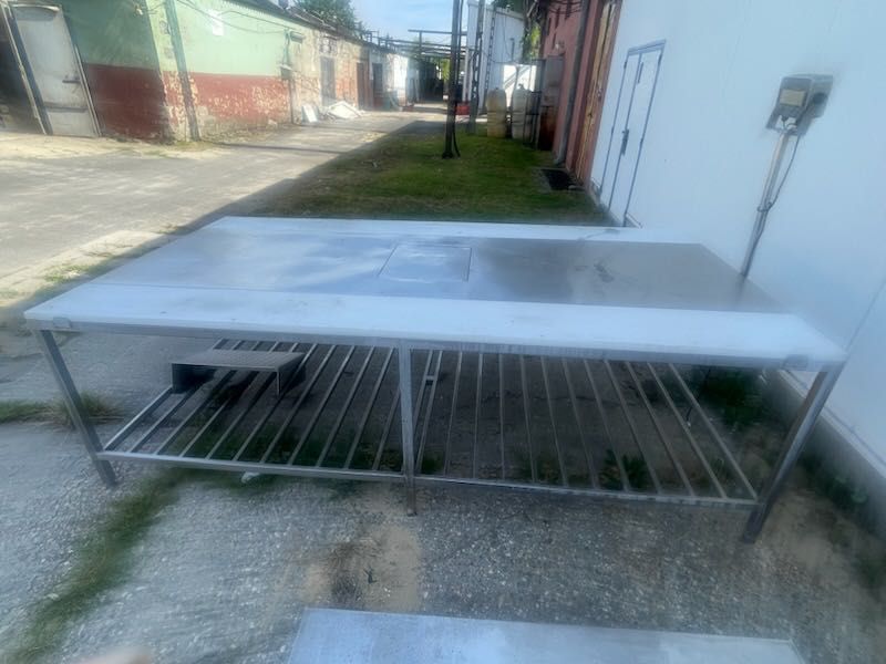 Stół nierdzewny do układania kebaba z wagą