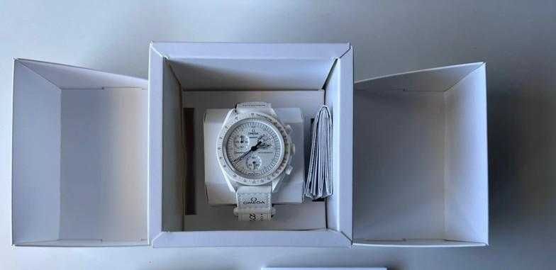 Omega x Swatch Moonphase Snoopy white -SO33W700