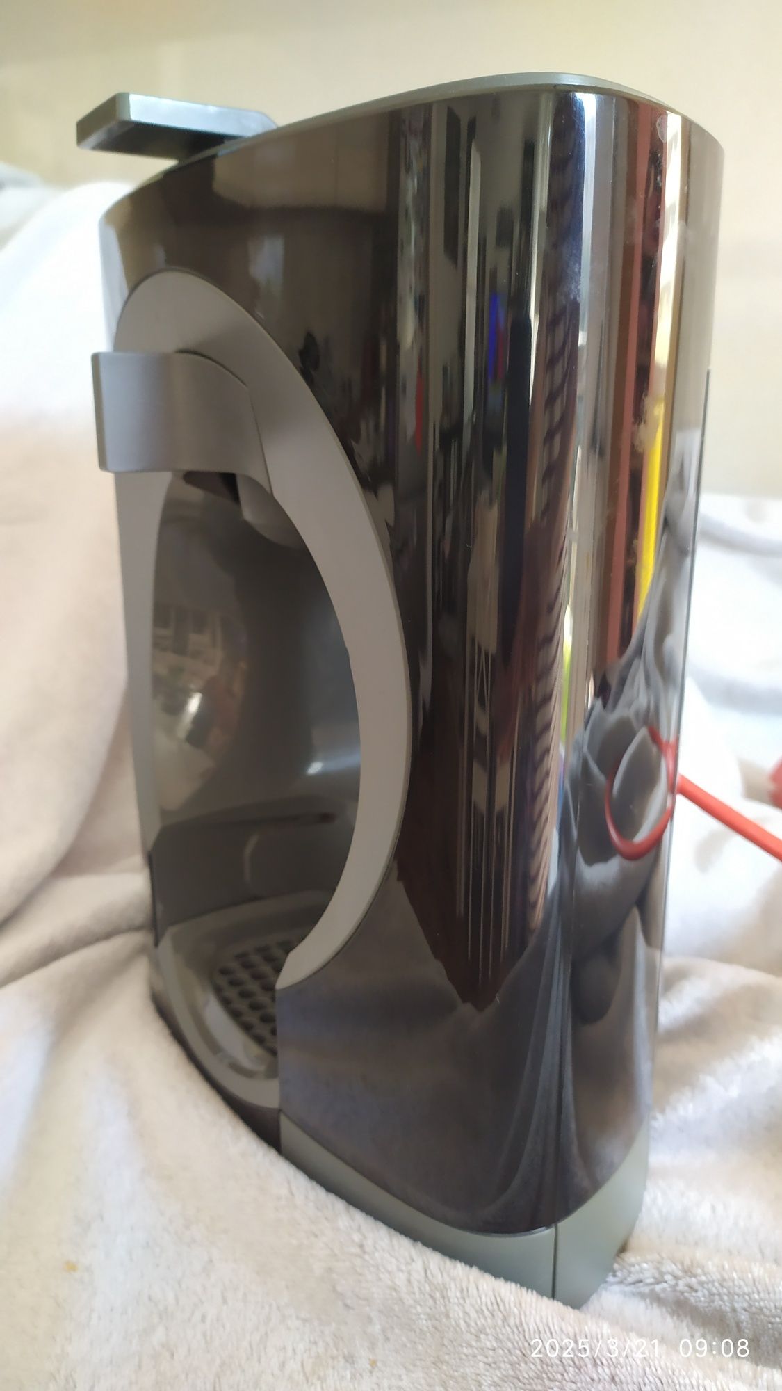 327. Dolce Gusto Krups Nescafe ekspres do kawy