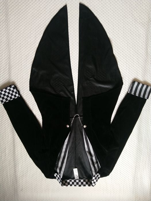 Карнавальний фрак з безрукавкою і капелюшком М розмір