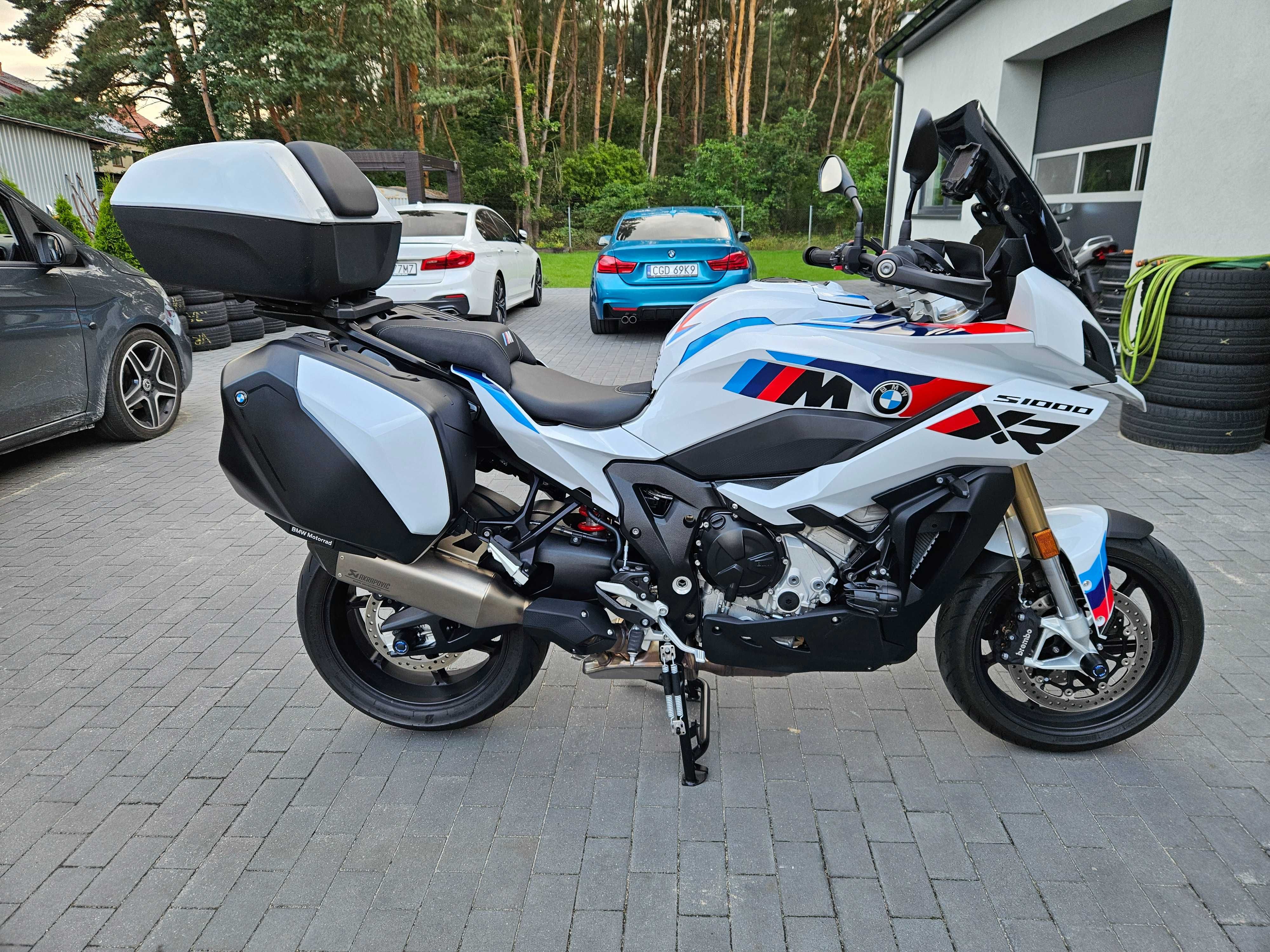 BMW S1000XR 2024r M-pakiet 4tyś km Akrapovic Kufry gwarancja 5lat