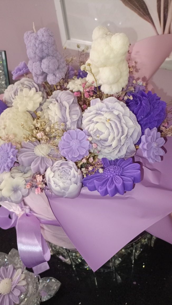 Flower box ze świec sojowych o zapachu wiśni