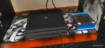 PS4 Pro com comando e todos os cabos