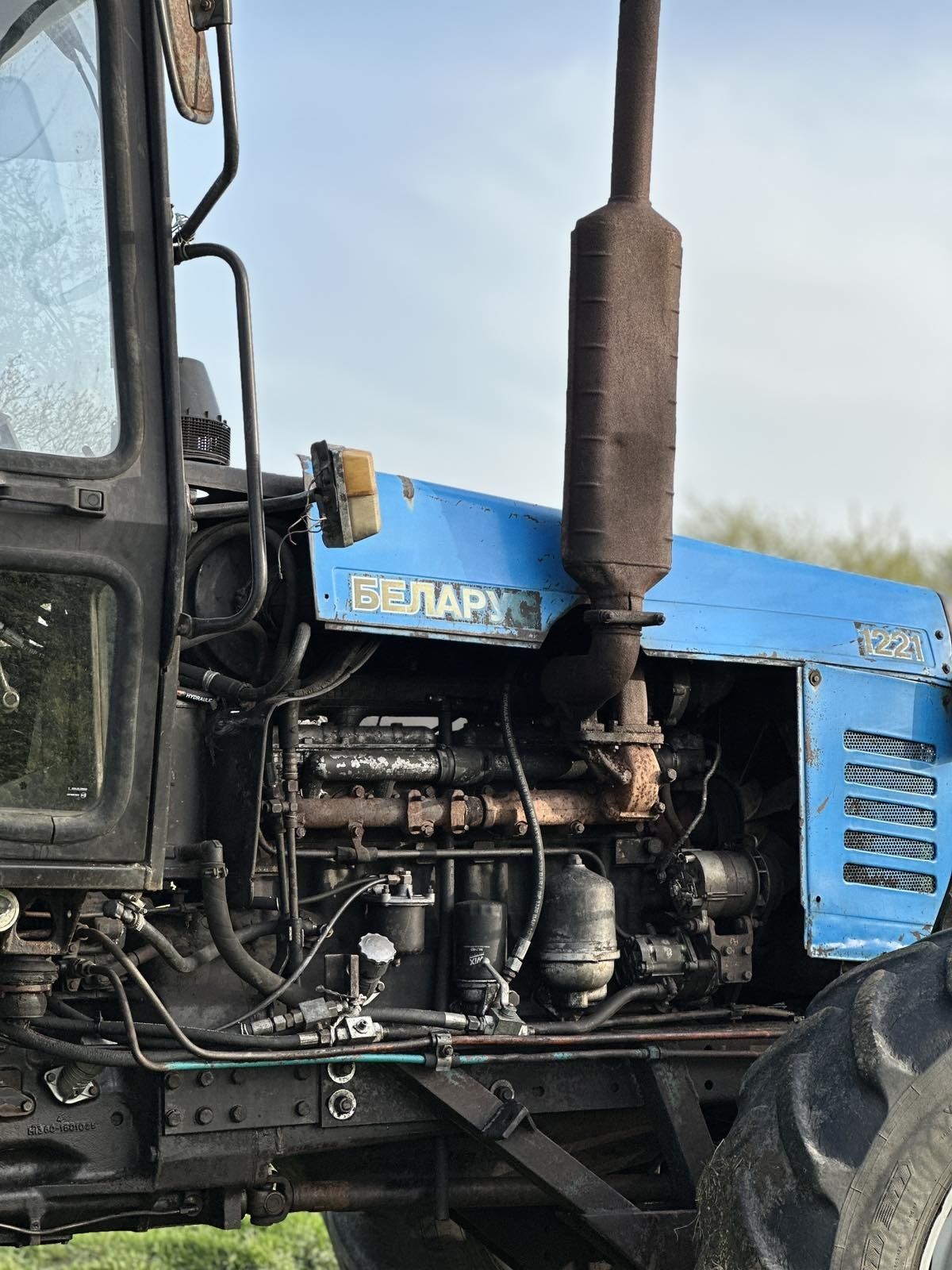 Трактор мтз 1221 тропик