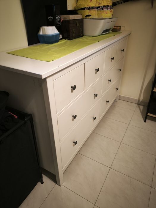 Cómoda grande do ikeia