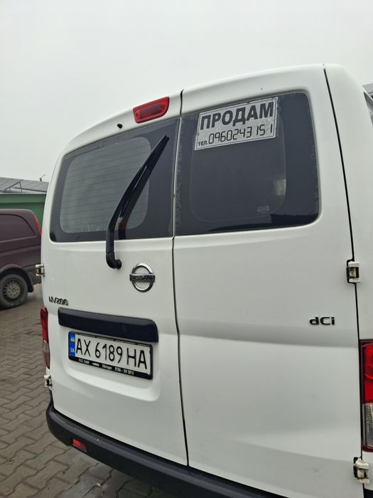 Продам Nissan nv 200