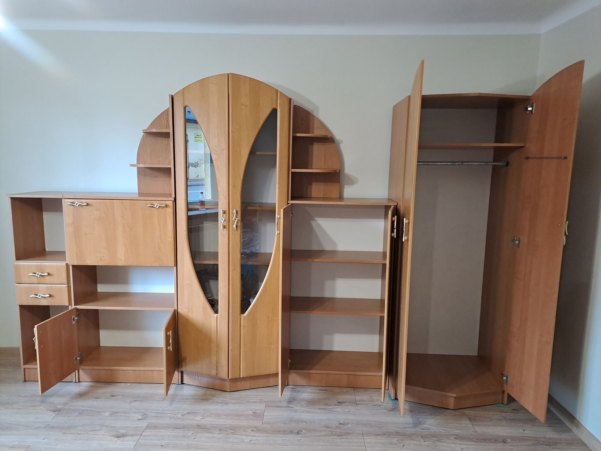 Sprzedam regał pokojowy