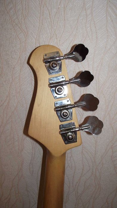 Бас гитара "Phil Pro"