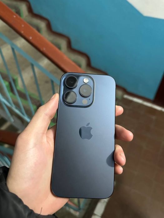 Продам айфон 15 про 128гб  дефек один только на последнеей фотке