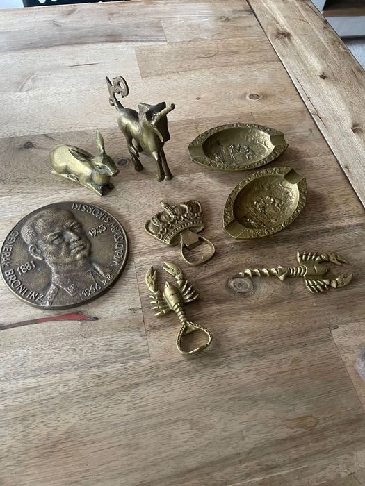 Mosiądz drobiazgi. likwidacja kolekcji